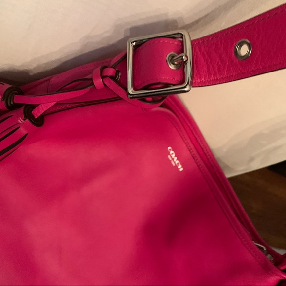 Like new Hot Pink Coach shoulder hobo bag - Picture 2 of 10